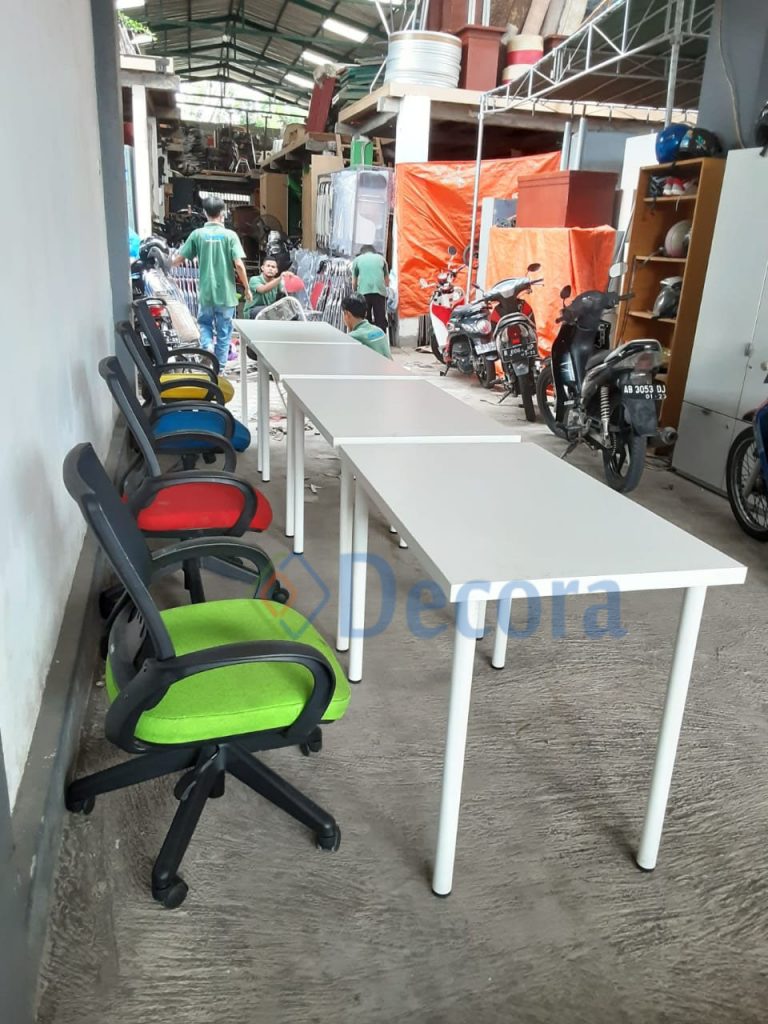 Set Meja  dan  Kursi  Kantor hanya 450k  Decora